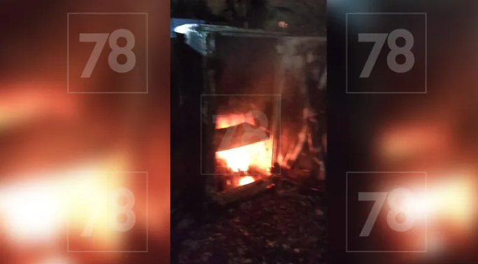 В ночь на 16 февраля неподалёку от Калининграда восемь подростков в возрасте от 15 до 17 лет подожгли релейныйо шкафа на главном ходе, что привело к 40-минутному простою на железной дороге.